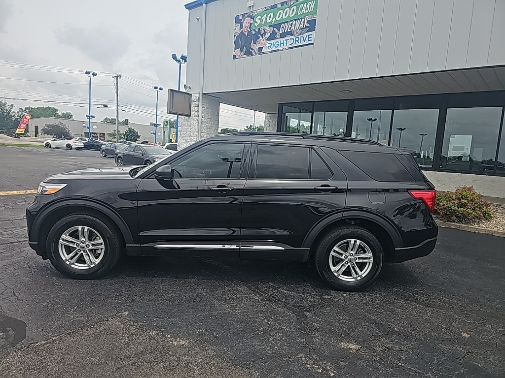 Vehicle image 8 of 28