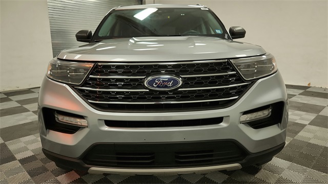 Vehicle image 46 of 52