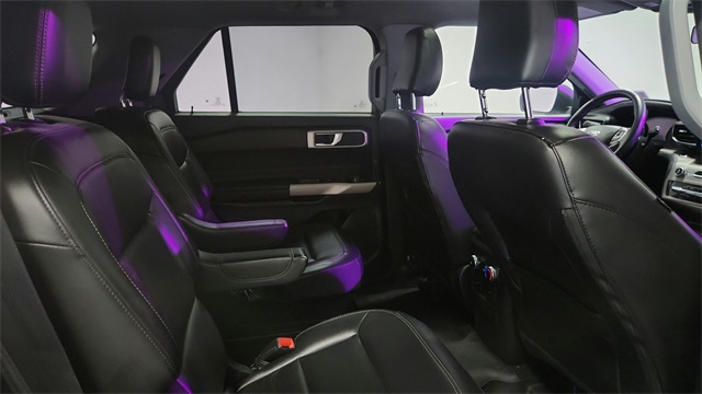 Vehicle image 24 of 52