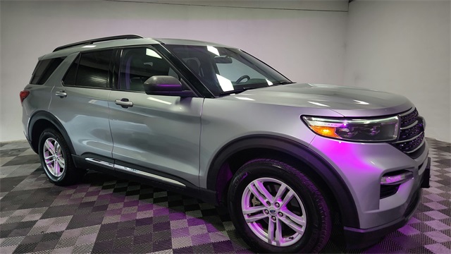 Vehicle image 6 of 52