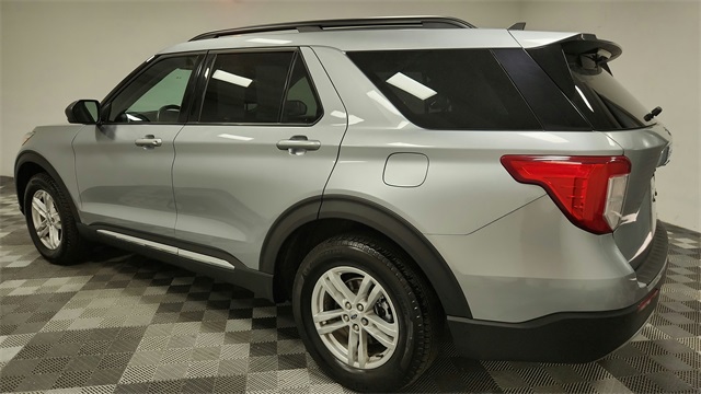 Vehicle image 14 of 52