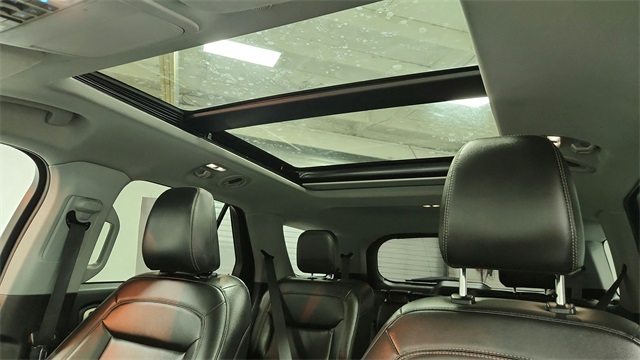 Vehicle image 29 of 52