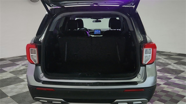 Vehicle image 19 of 52