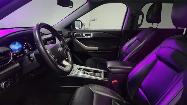 Vehicle image 48 of 52