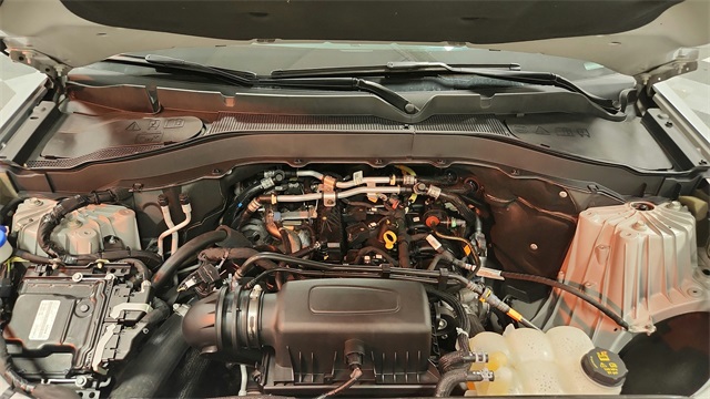 Vehicle image 16 of 52