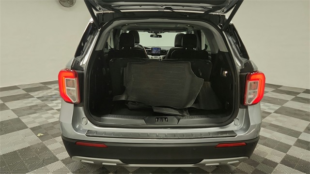 Vehicle image 20 of 52
