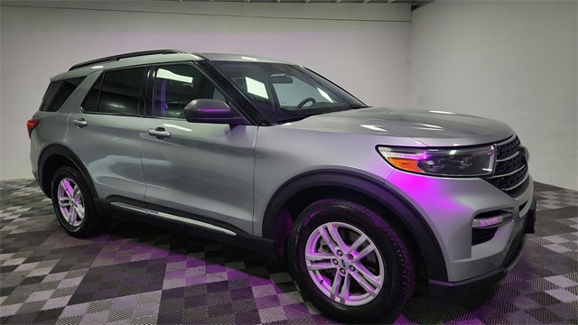 Vehicle image 7 of 52