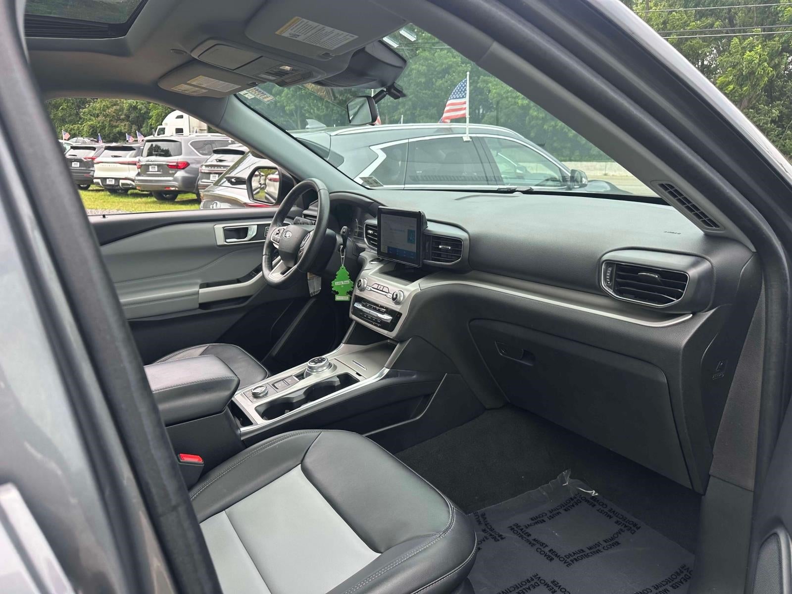 Vehicle image 21 of 37