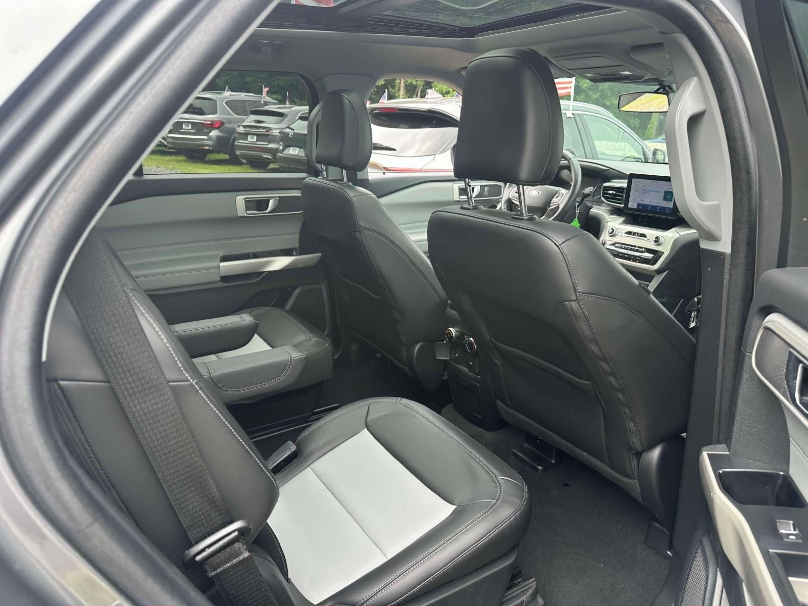 Vehicle image 17 of 37
