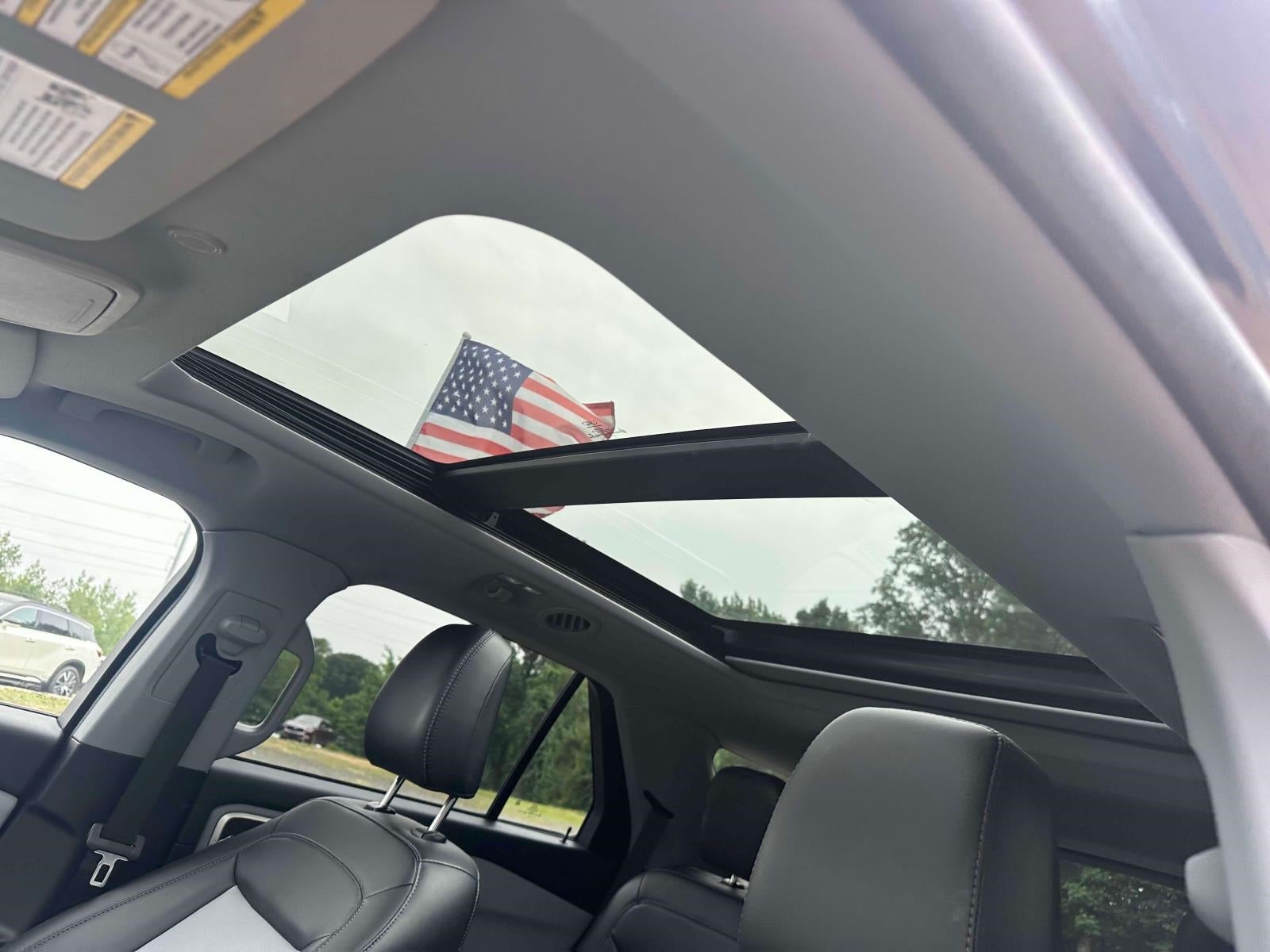 Vehicle image 28 of 37