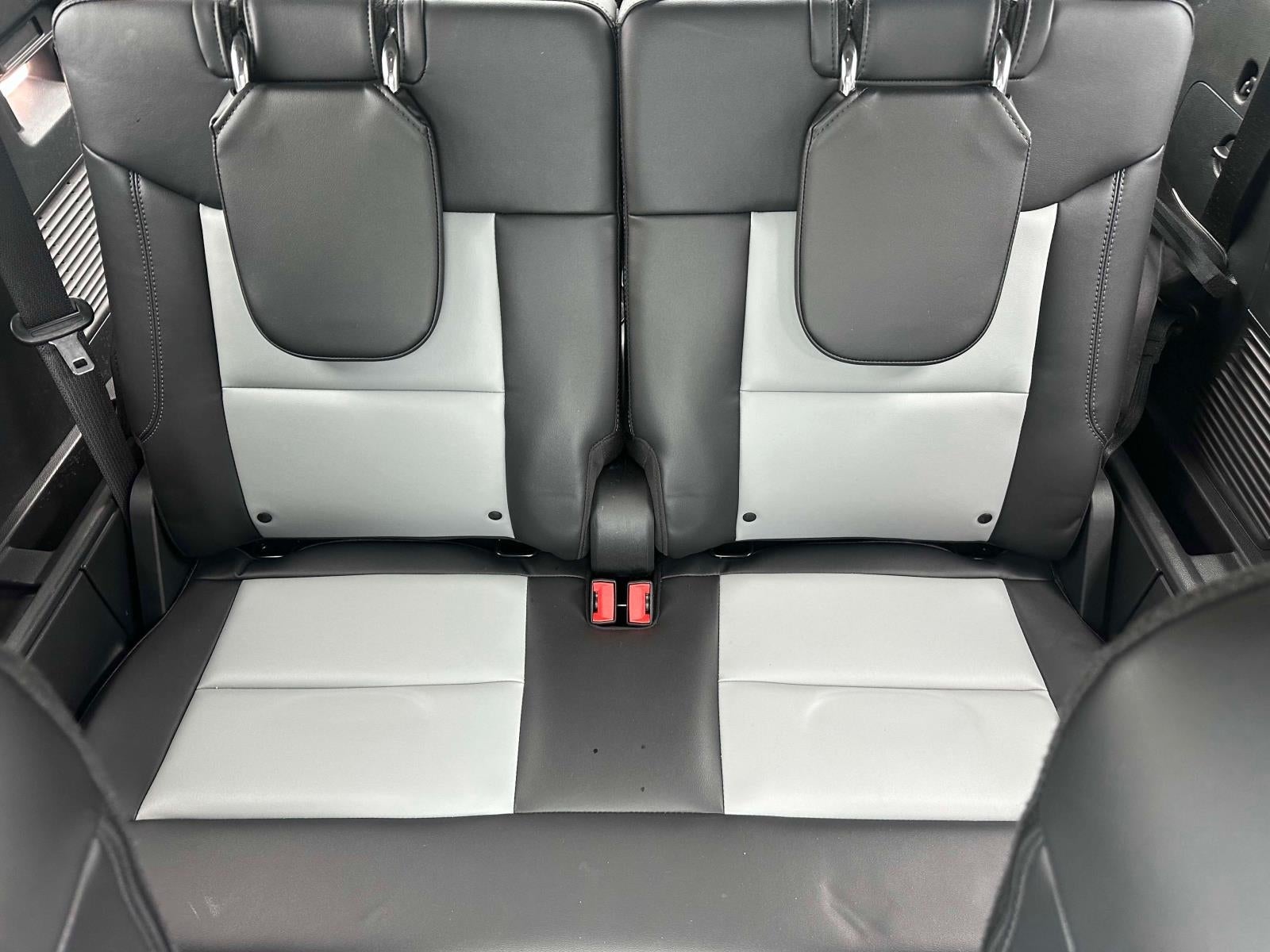 Vehicle image 16 of 37