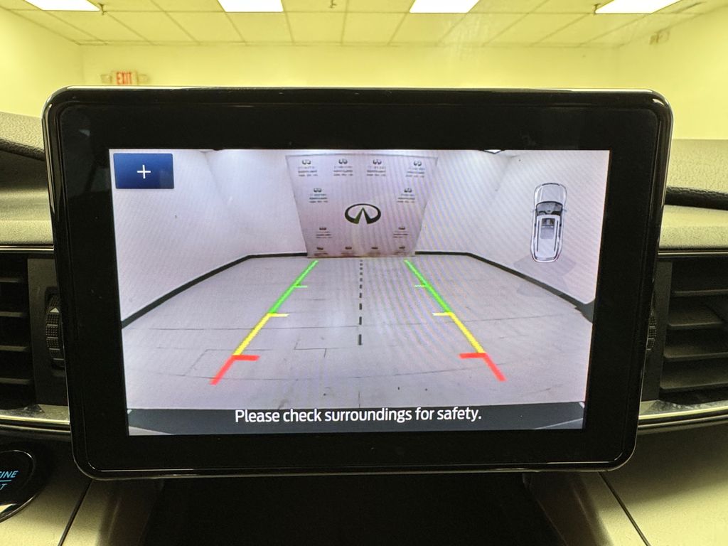 Vehicle image 18 of 40