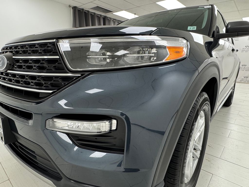 Vehicle image 31 of 40