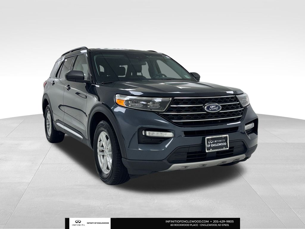 Vehicle image 3 of 40