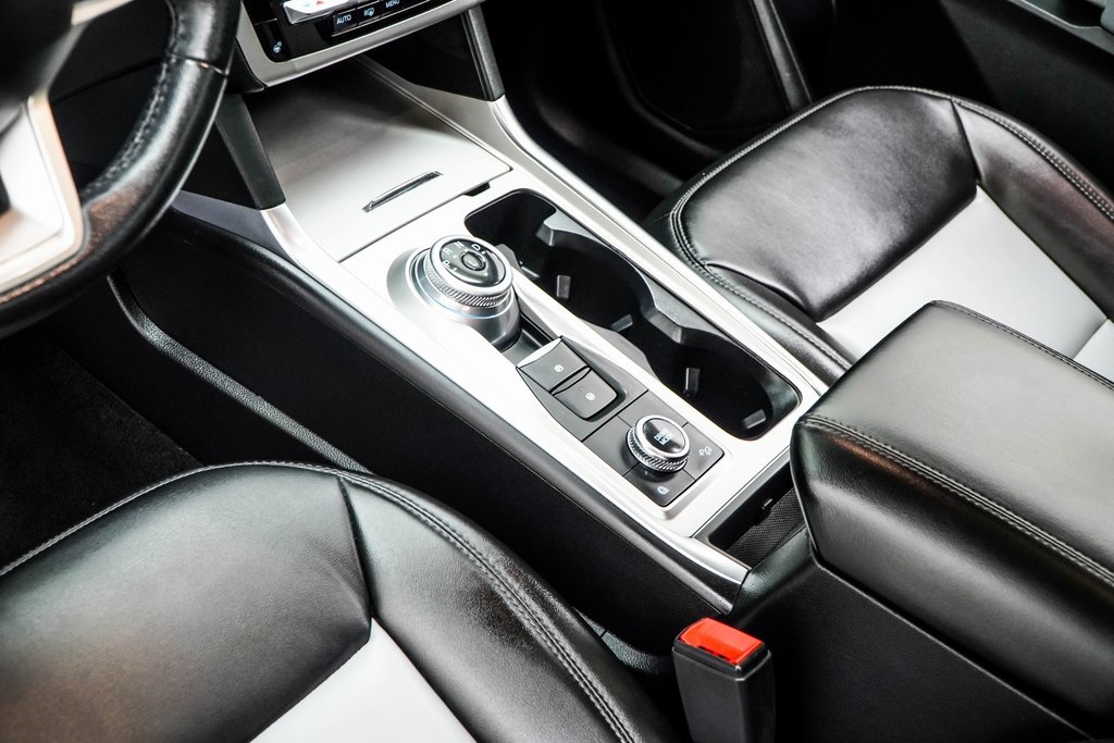 2022 Ford Explorer XLT Image 26 of 46