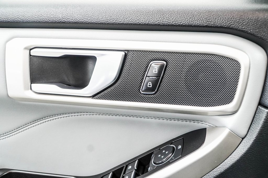 2022 Ford Explorer XLT Image 35 of 46