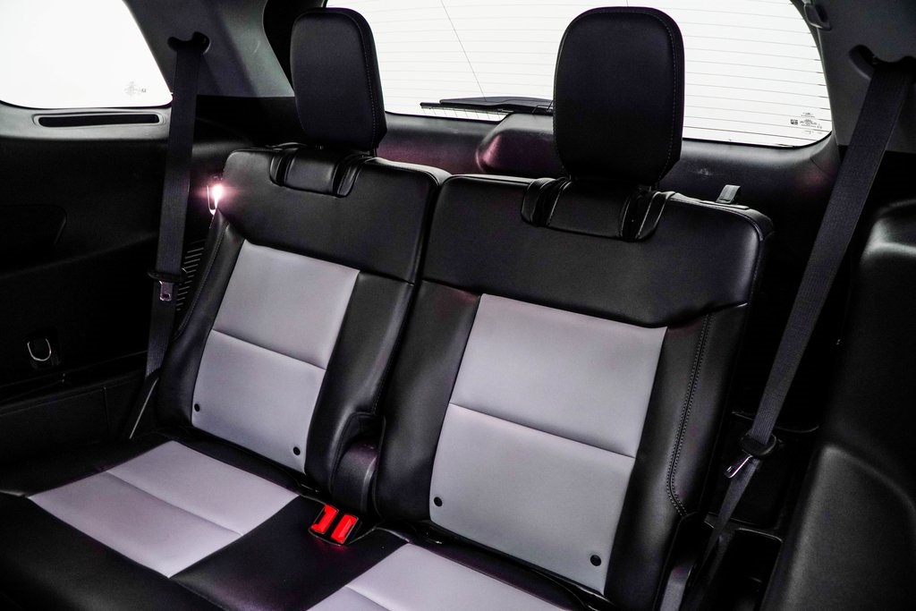 2022 Ford Explorer XLT Image 13 of 46