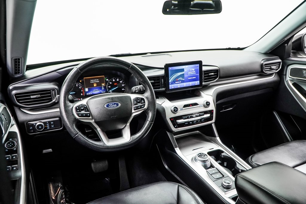 2022 Ford Explorer XLT Image 16 of 46