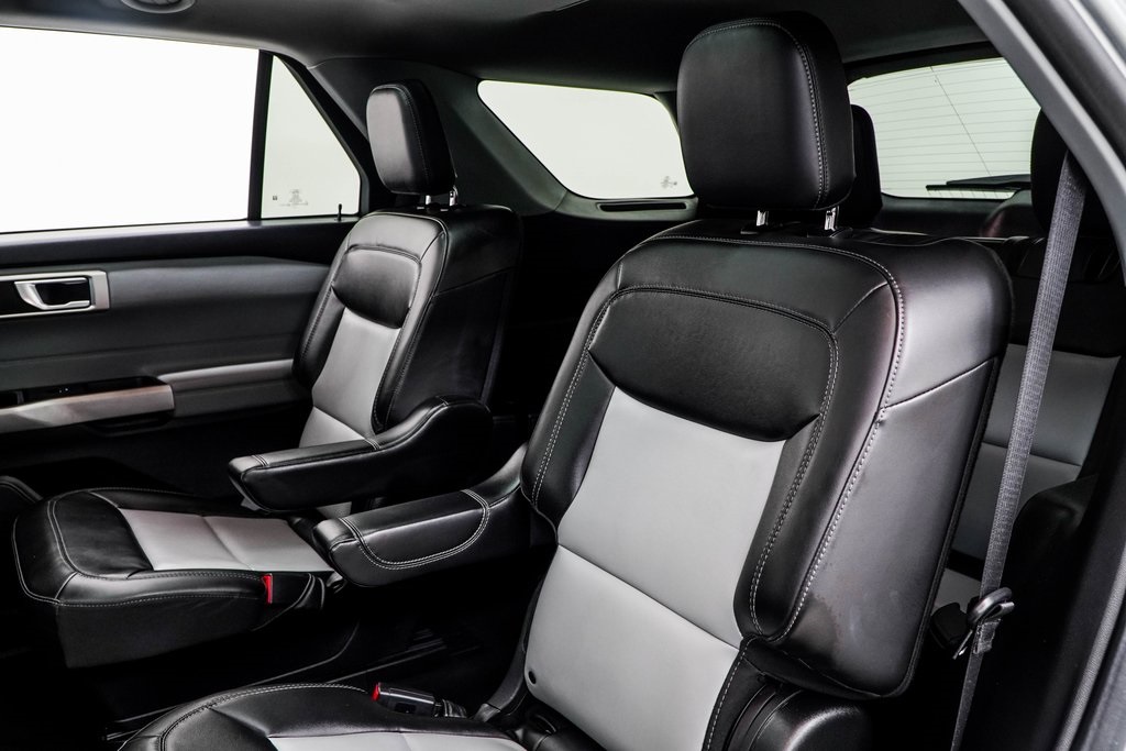 2022 Ford Explorer XLT Image 12 of 46