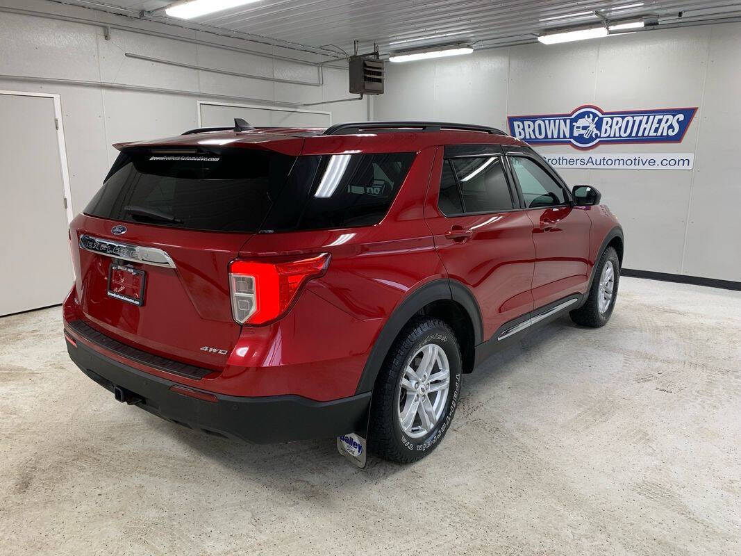2022 Ford Explorer XLT Image 3 of 52