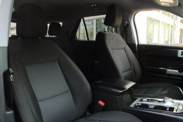 Vehicle image 21 of 45