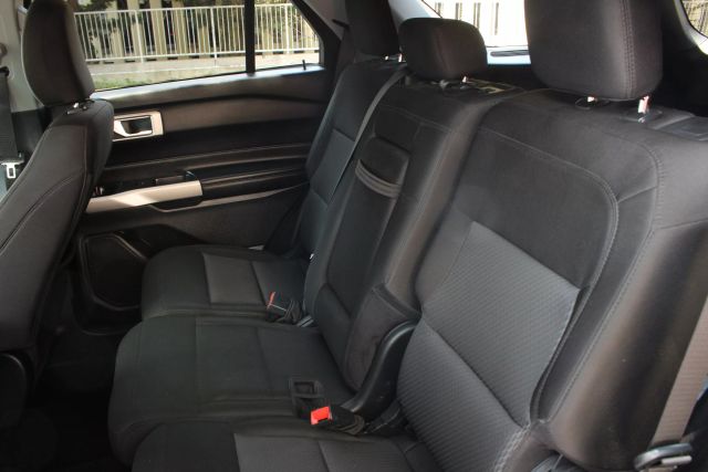 Vehicle image 17 of 45