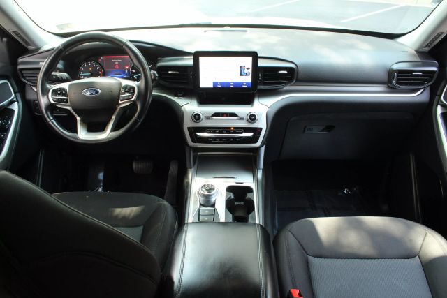 Vehicle image 26 of 45