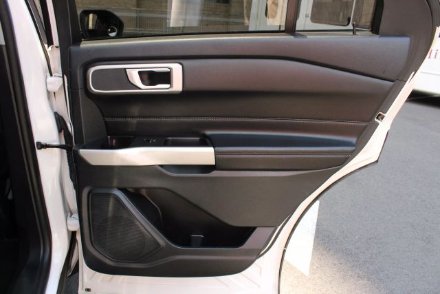 Vehicle image 38 of 45