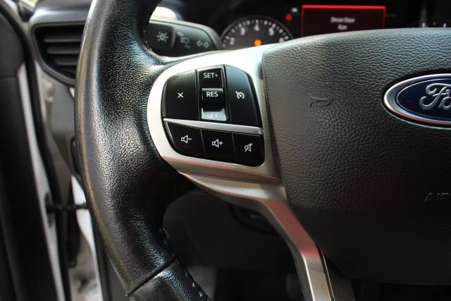 Vehicle image 41 of 45