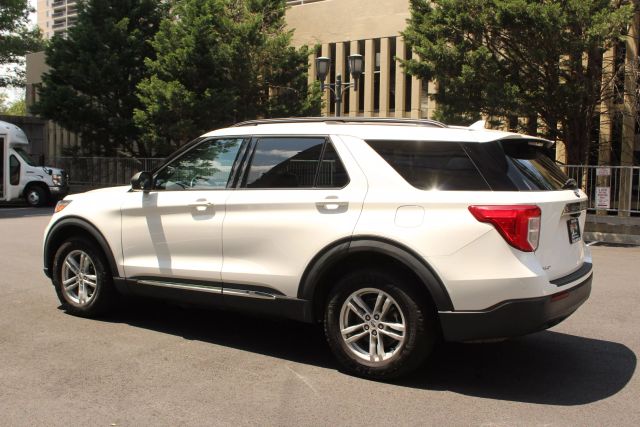 Vehicle image 7 of 45