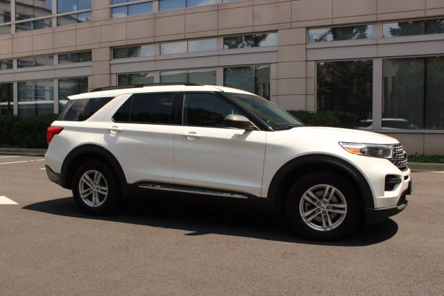 Vehicle image 2 of 45
