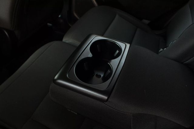 Vehicle image 33 of 45