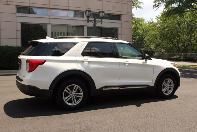 Vehicle image 5 of 45
