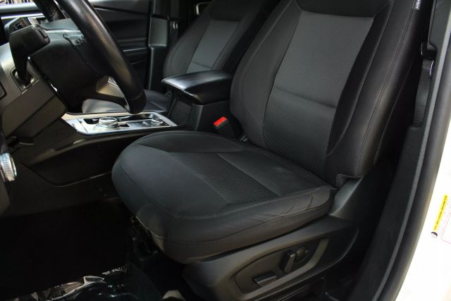 Vehicle image 16 of 45