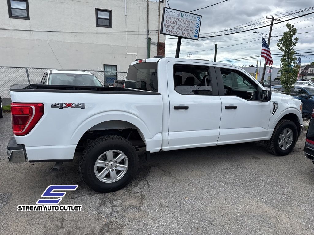 Vehicle image 4 of 25