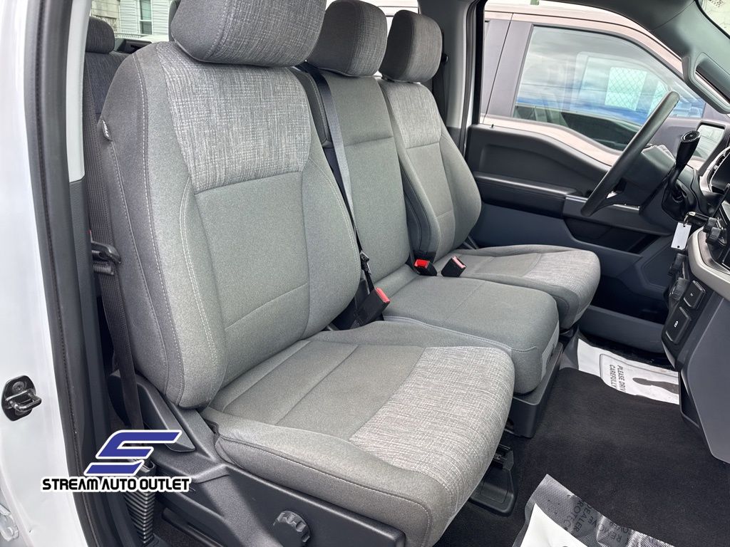 Vehicle image 23 of 25