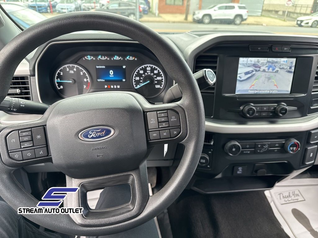 Vehicle image 15 of 25