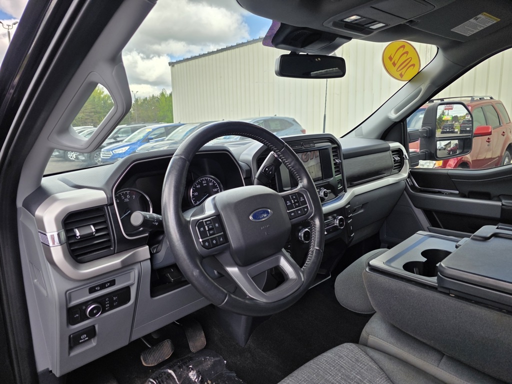 Vehicle image 13 of 31