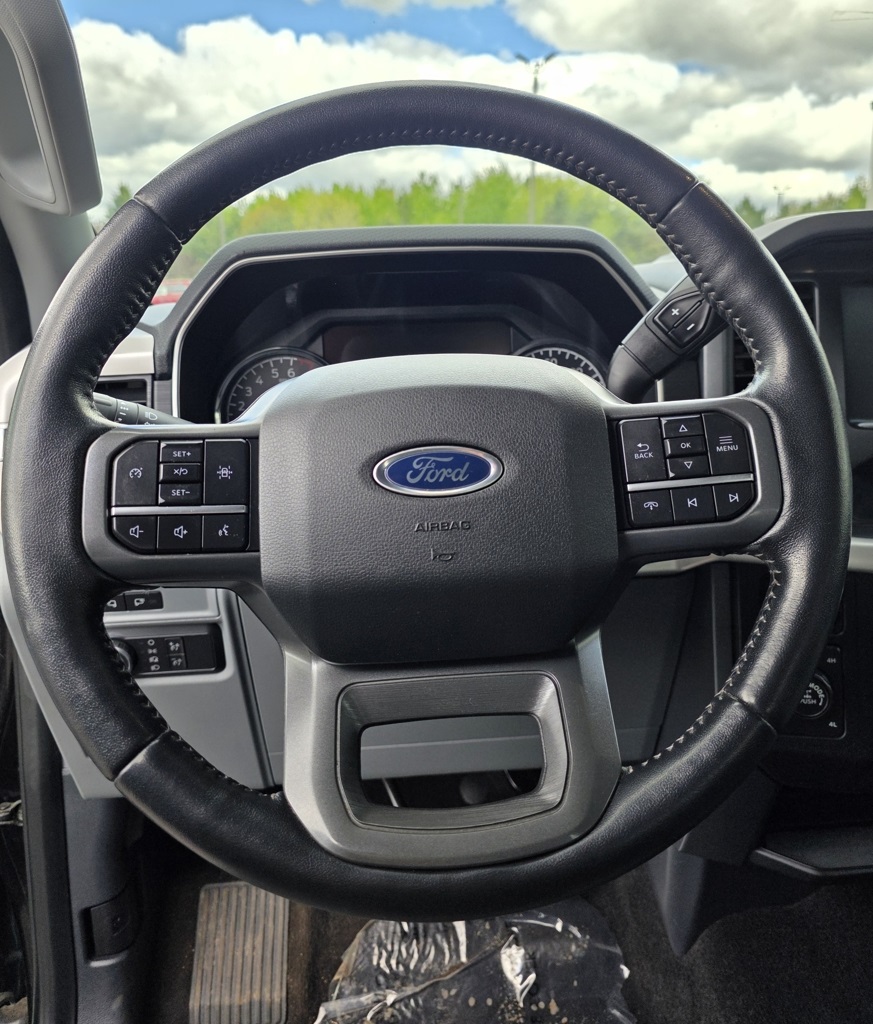 Vehicle image 15 of 31