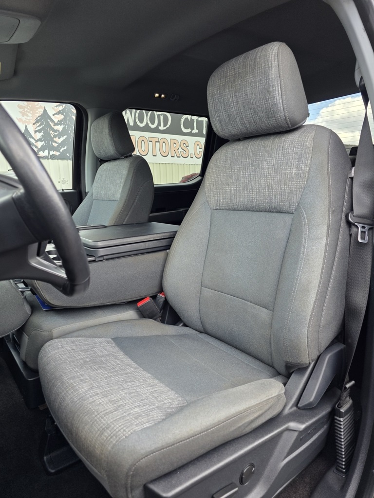 Vehicle image 6 of 31