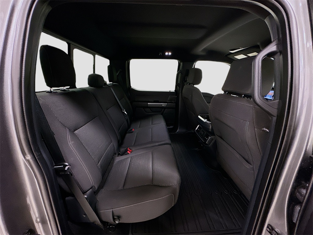 Vehicle image 25 of 30