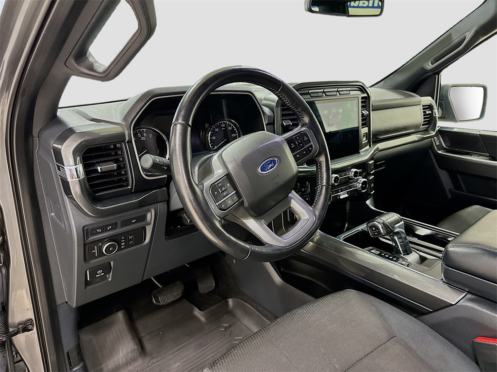Vehicle image 10 of 30