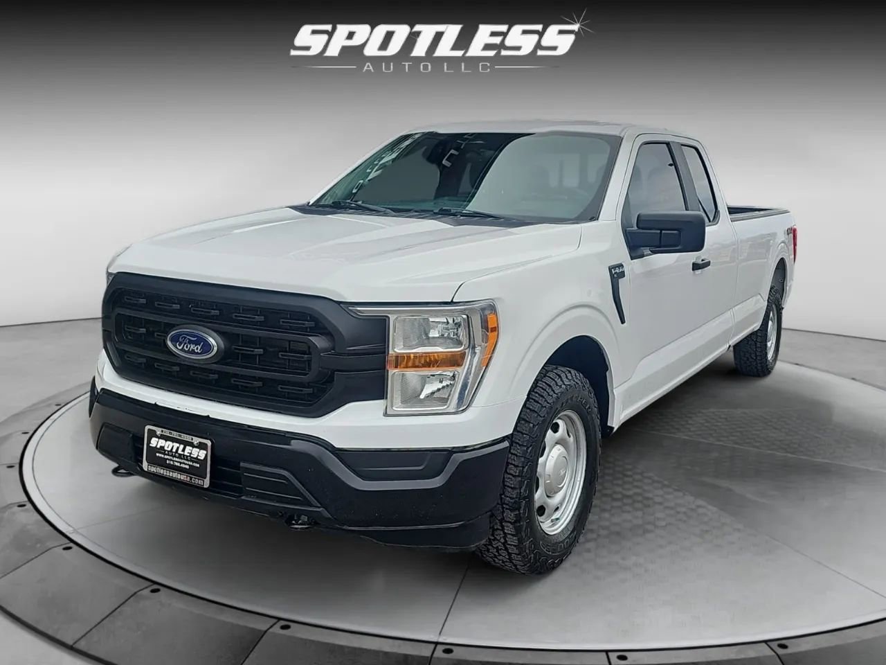 2022 Ford F-150 XL Image 2 of 26