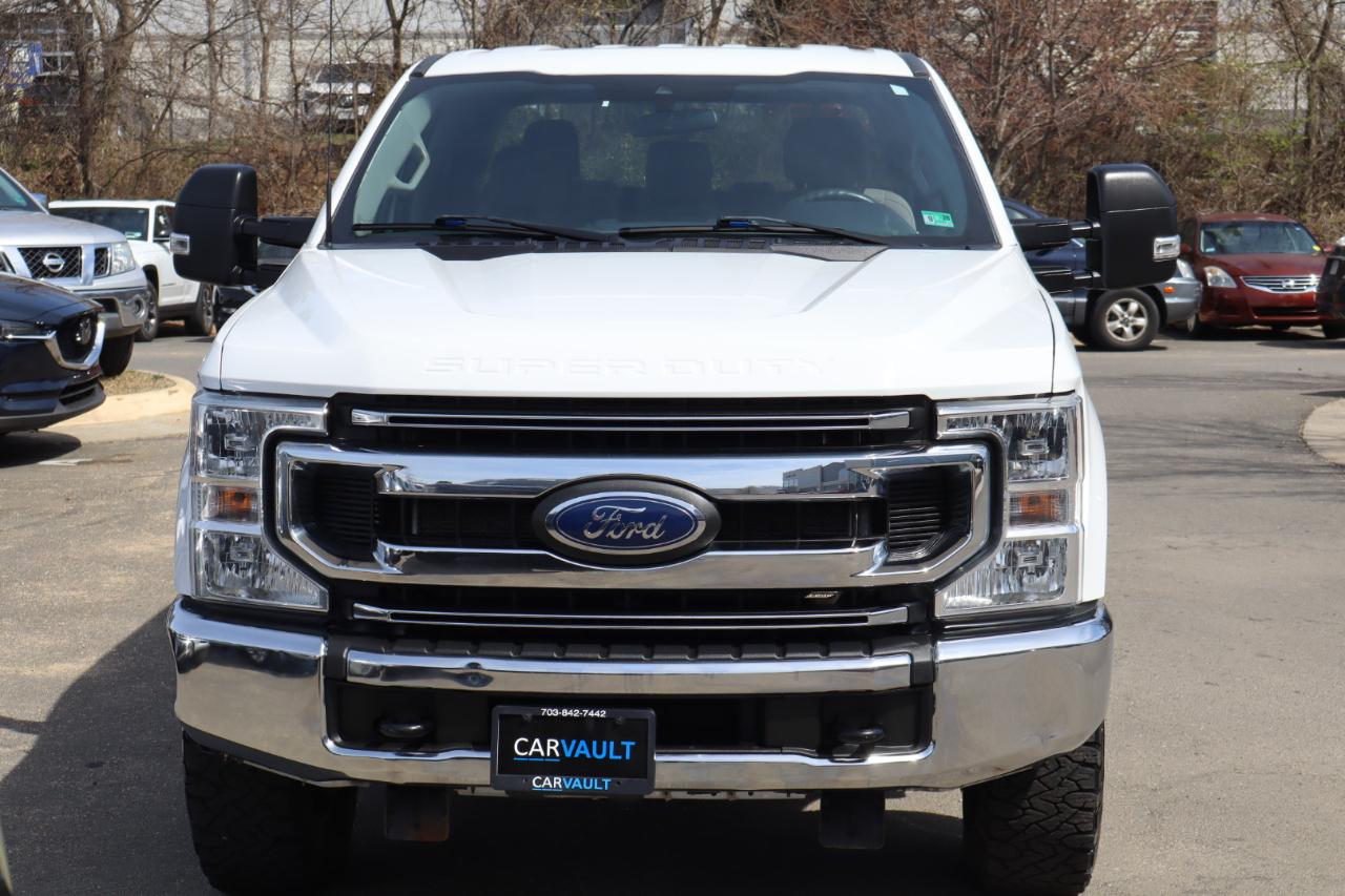 2022 Ford F-350 XLT Image 2 of 24