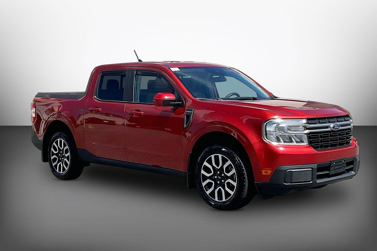 2022 Ford Maverick Lariat Image 2 of 37