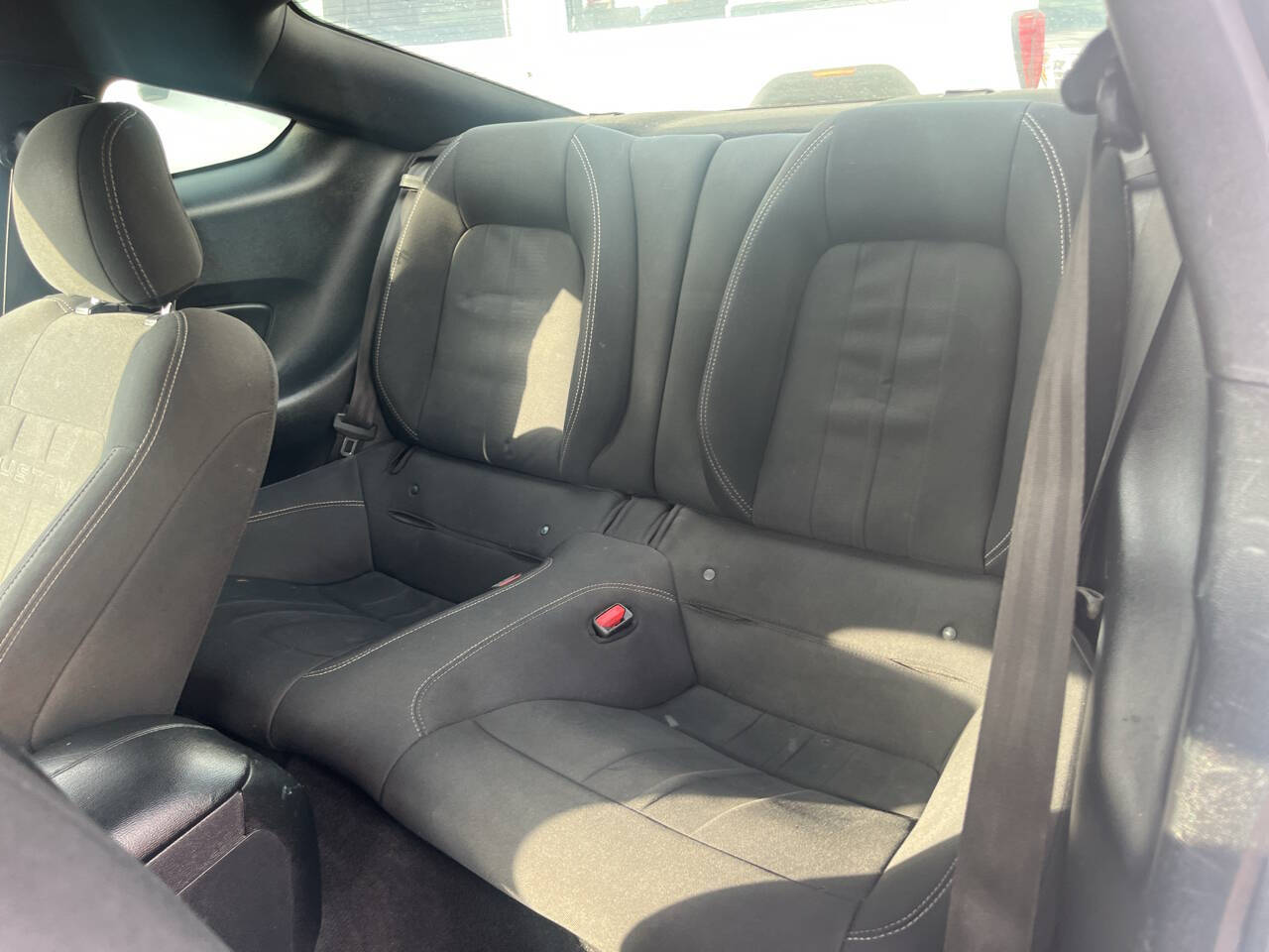 2022 Ford Mustang Image 8 of 16