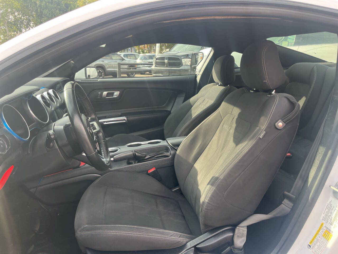 2022 Ford Mustang Image 9 of 16