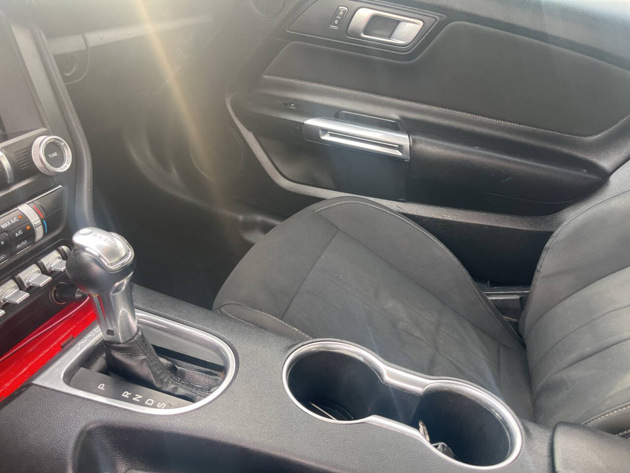 2022 Ford Mustang Image 13 of 16