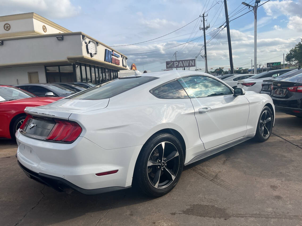 2022 Ford Mustang Image 3 of 16