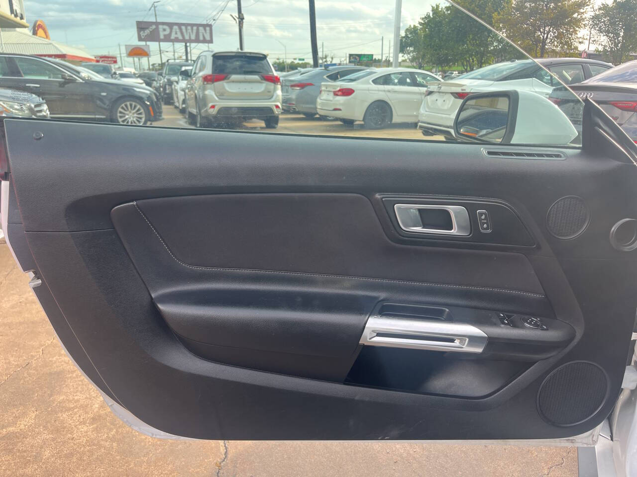 2022 Ford Mustang Image 14 of 16